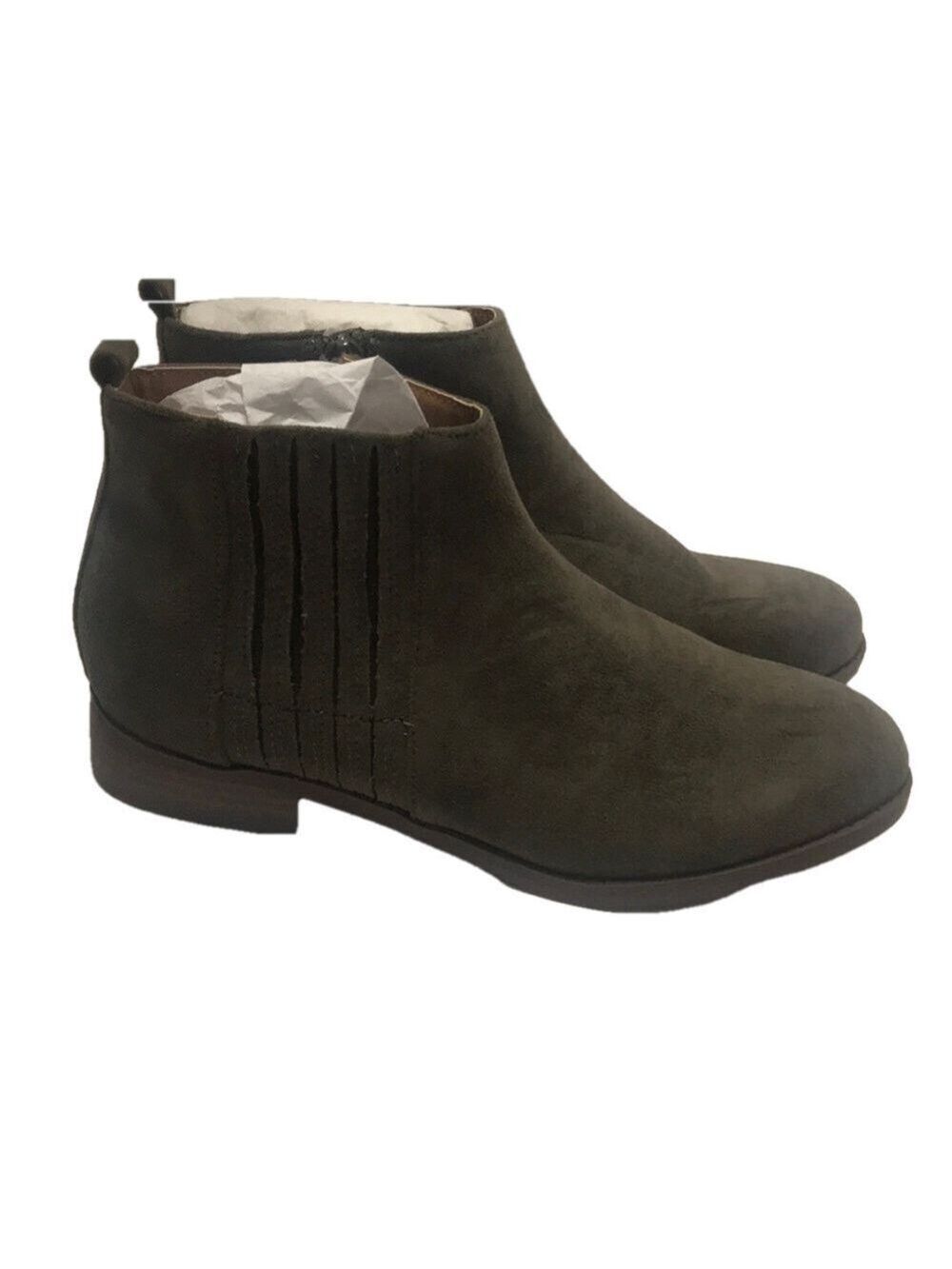 NWOB David Aaron Suede Ankle Boot Sz 7M